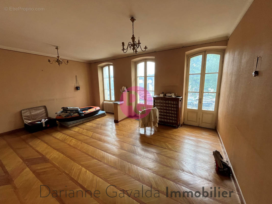 Appartement à DECAZEVILLE