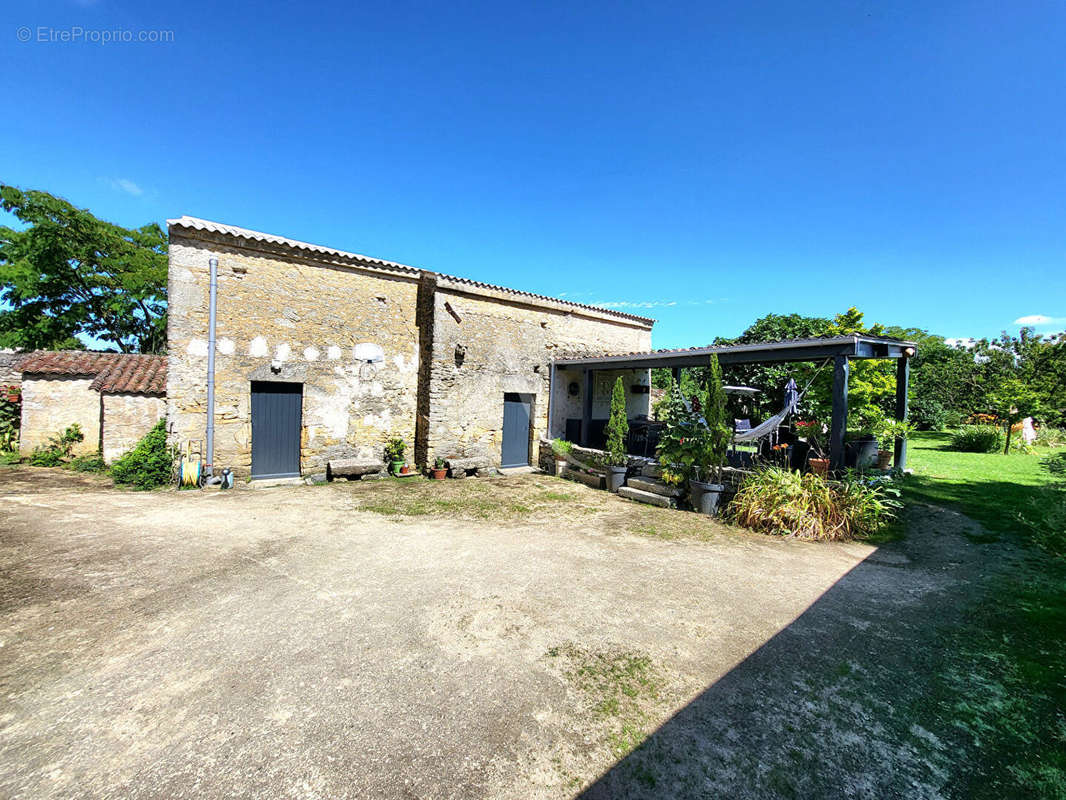 Maison à CHAVAGNES