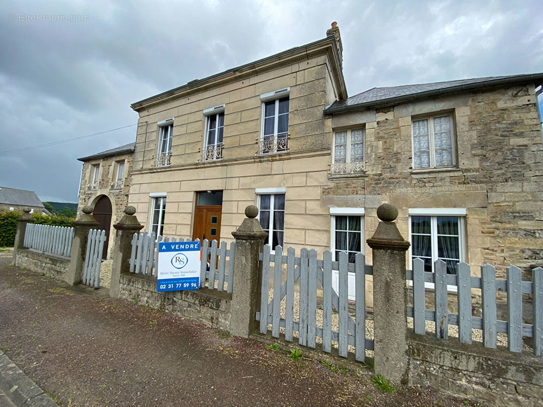 Maison à JURQUES