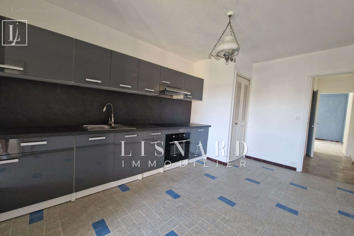 Appartement à VALLAURIS