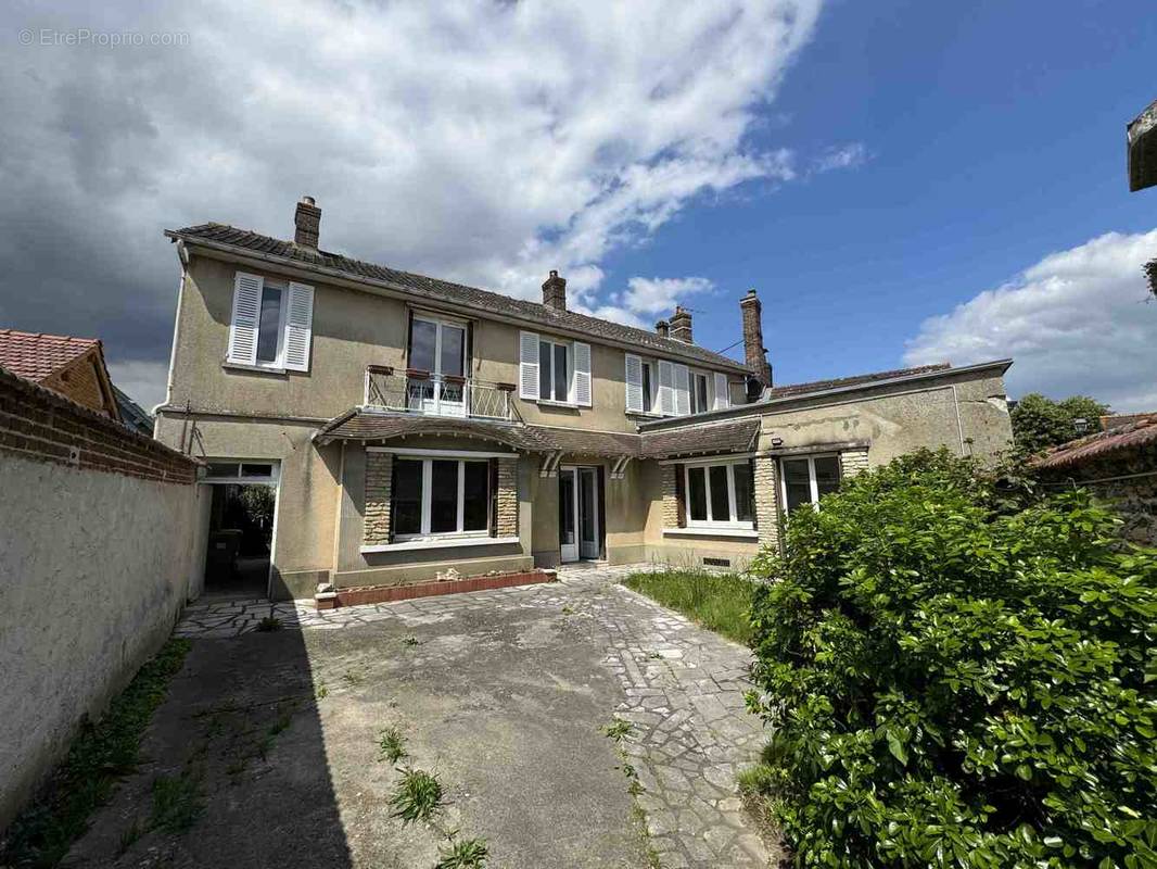 Maison à HEUBECOURT-HARICOURT