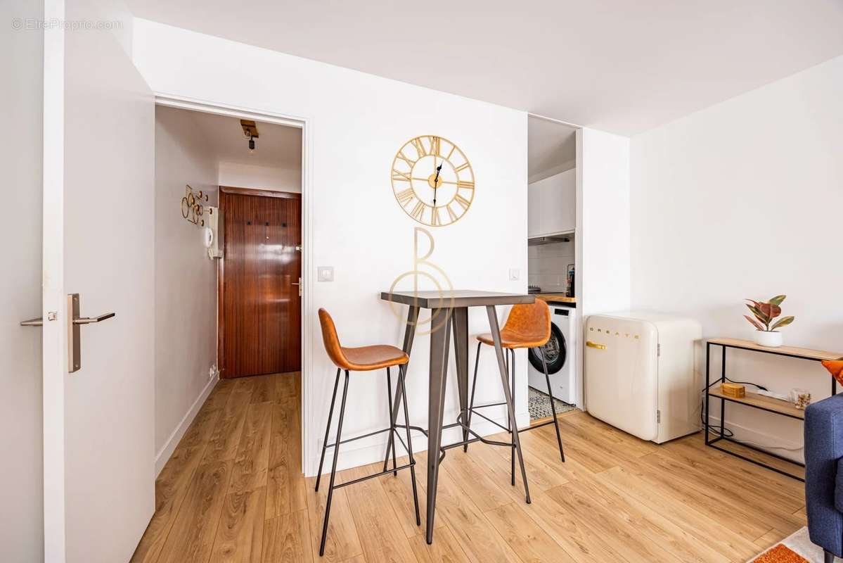 Appartement à PARIS-17E