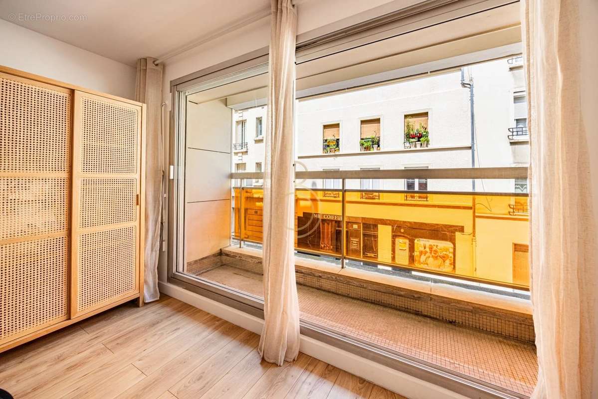 Appartement à PARIS-17E