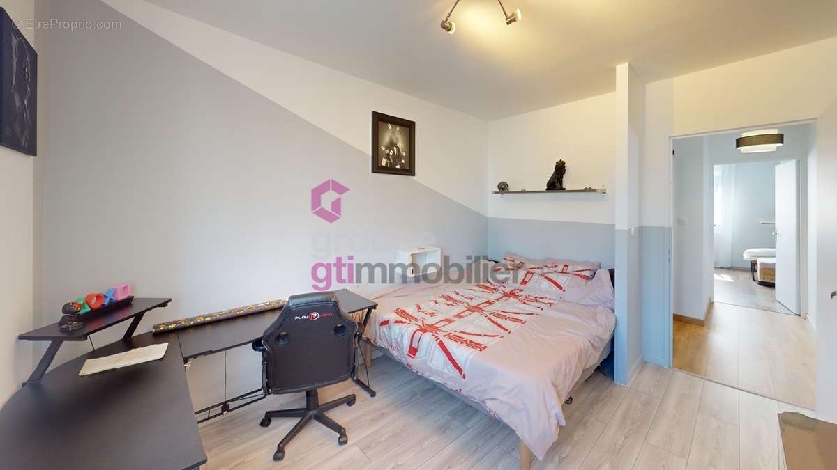 Appartement à UNIEUX