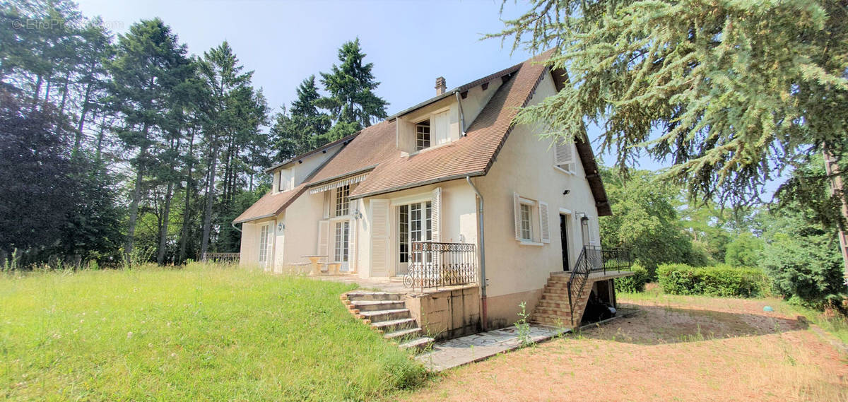 Maison à COSNE-COURS-SUR-LOIRE