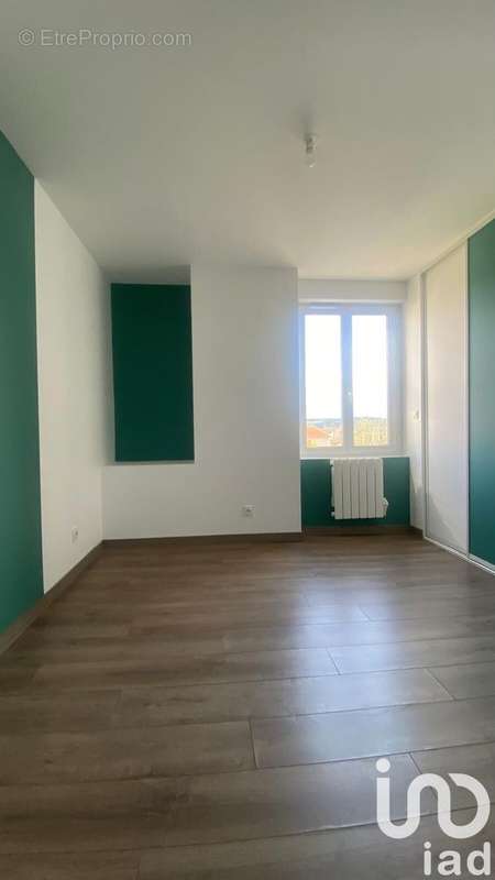 Photo 2 - Appartement à SAINT-GENEST-LERPT