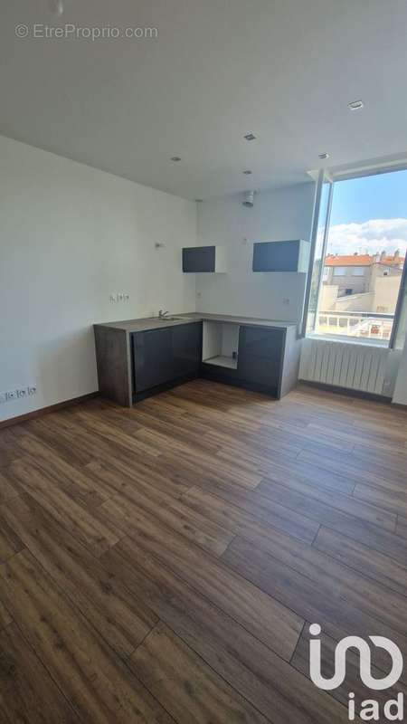 Photo 9 - Appartement à SAINT-GENEST-LERPT