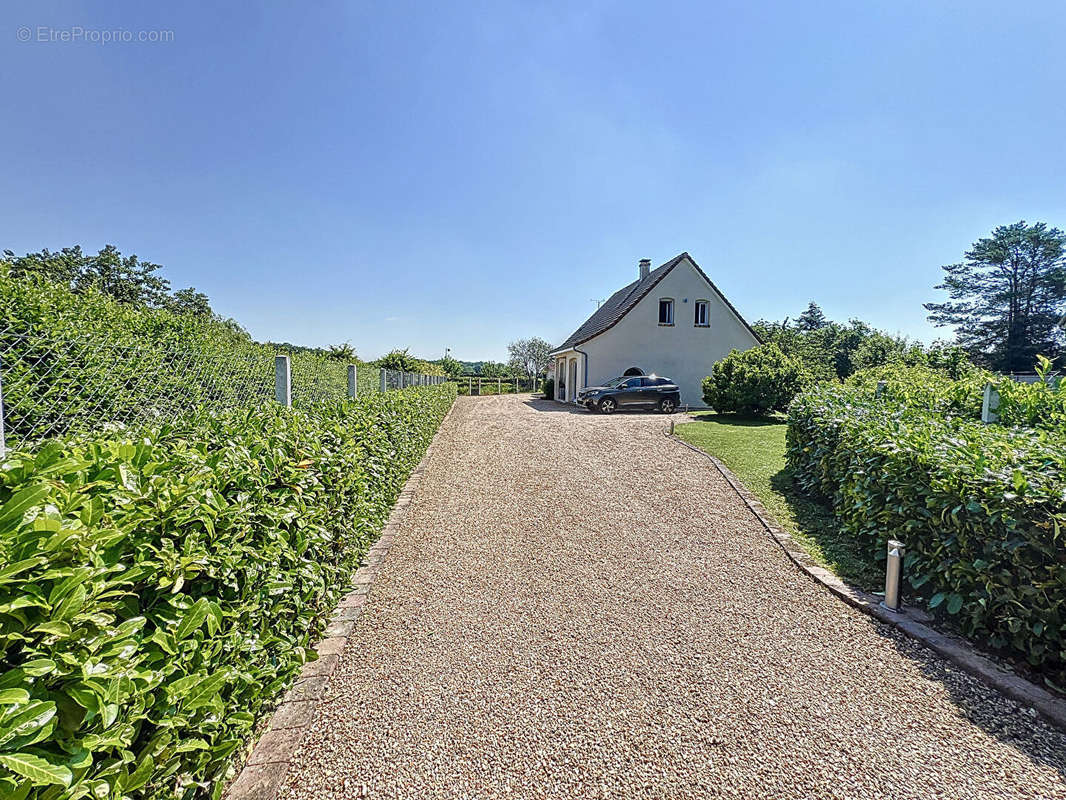 Maison à ANGERVILLE-LA-CAMPAGNE