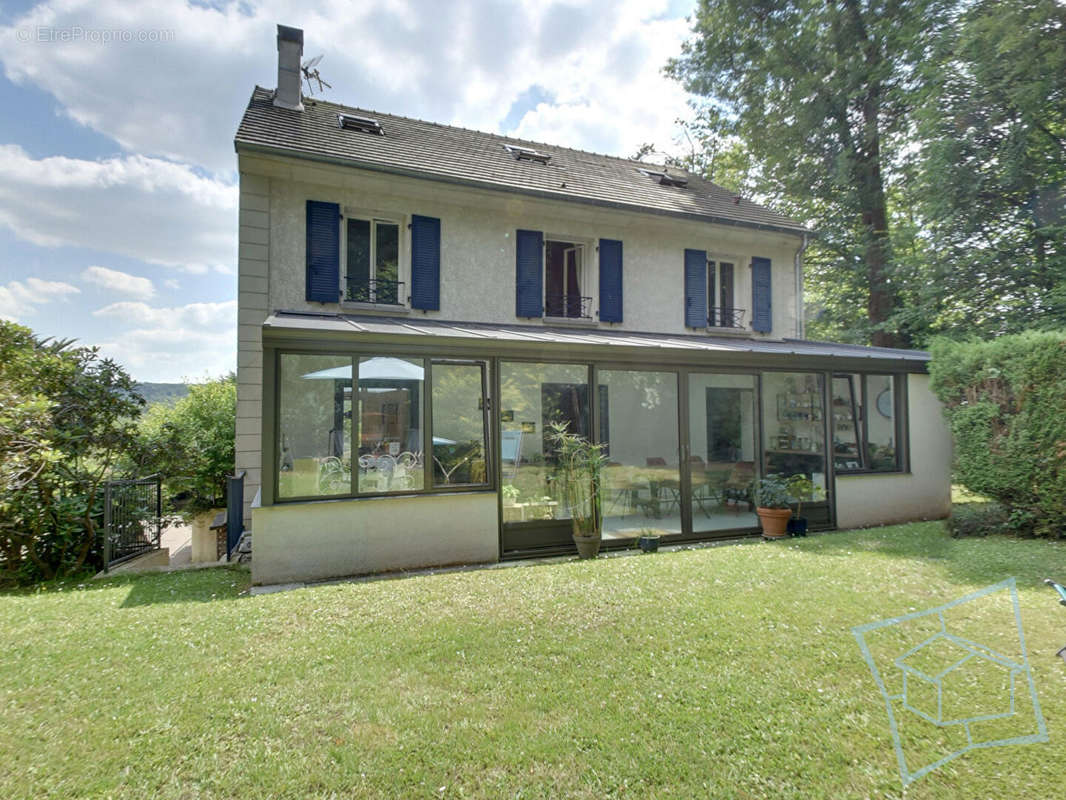 Maison à SAINT-REMY-LES-CHEVREUSE