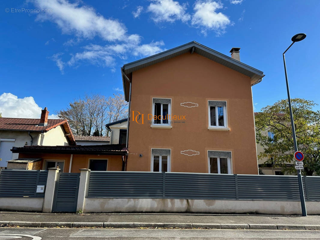 Maison à VILLEURBANNE