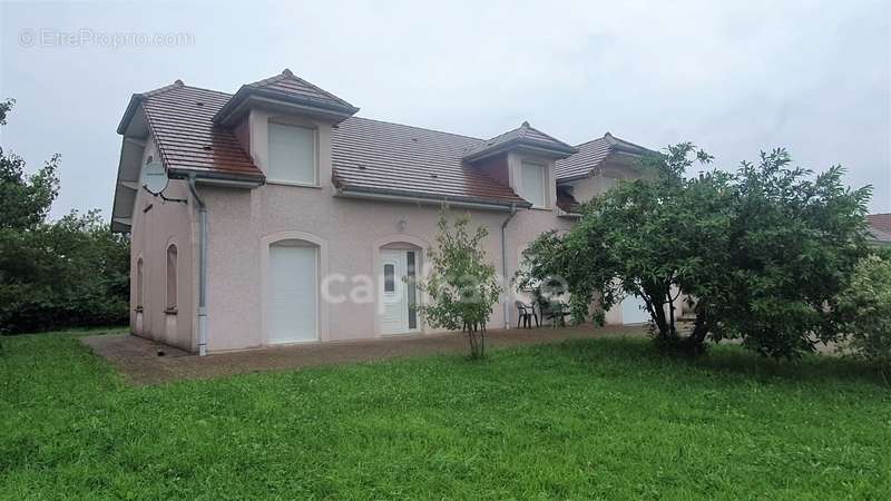 Maison à SAINT-LOUP-SUR-SEMOUSE