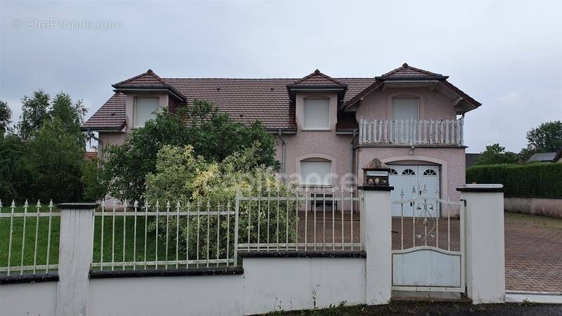 Maison à SAINT-LOUP-SUR-SEMOUSE