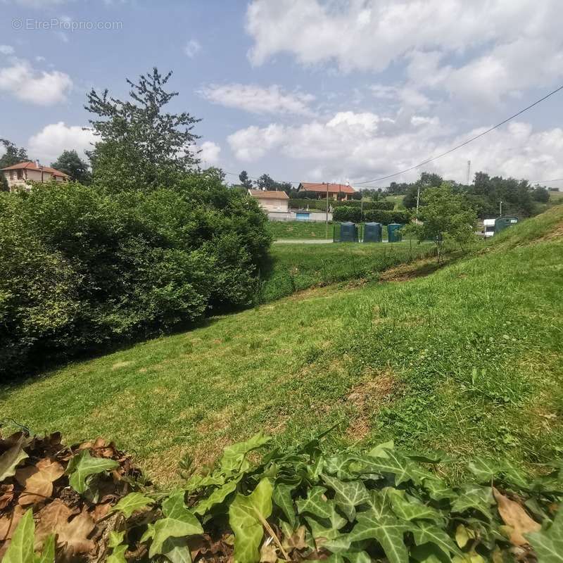 Terrain à BUSSIERES