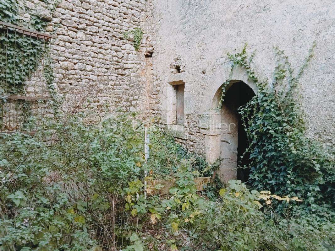 Maison à EXOUDUN