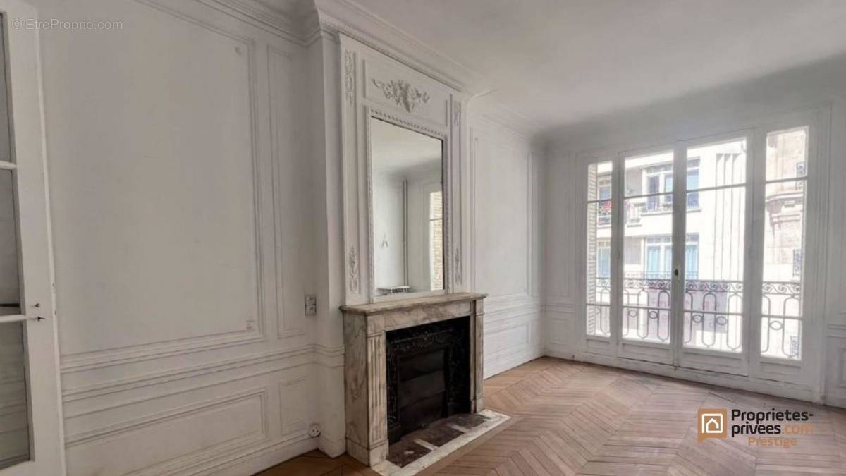 Appartement à PARIS-17E