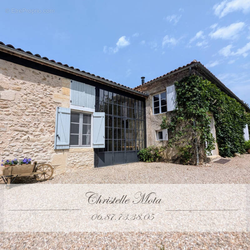 Maison à SAINT-EMILION