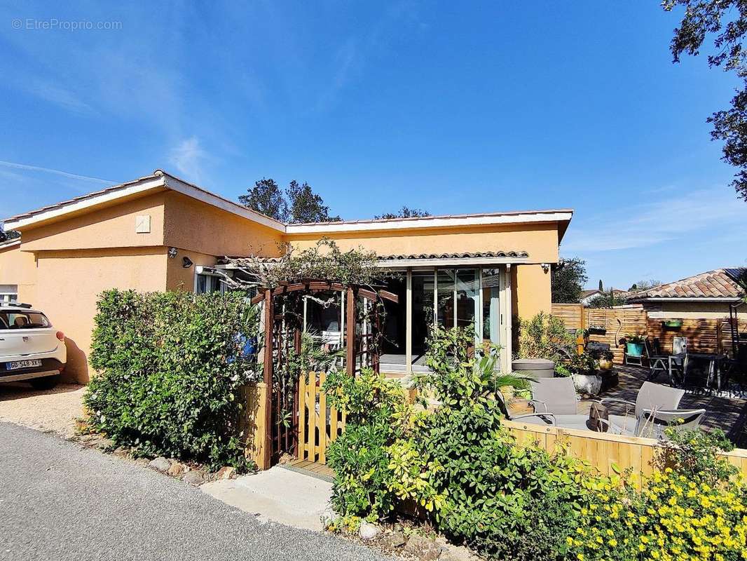 Maison à ROQUEBRUNE-SUR-ARGENS