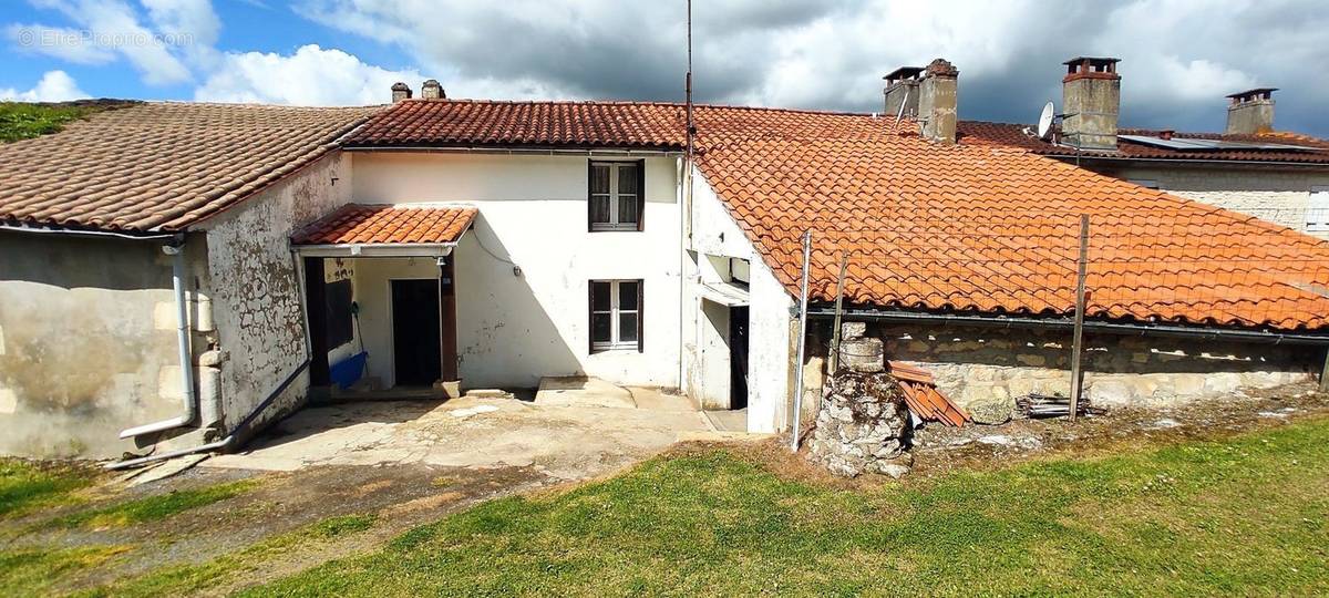 Maison à TAILLEBOURG