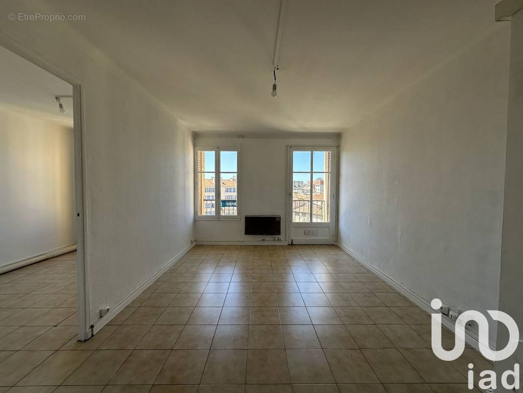 Photo 1 - Appartement à MARSEILLE-4E