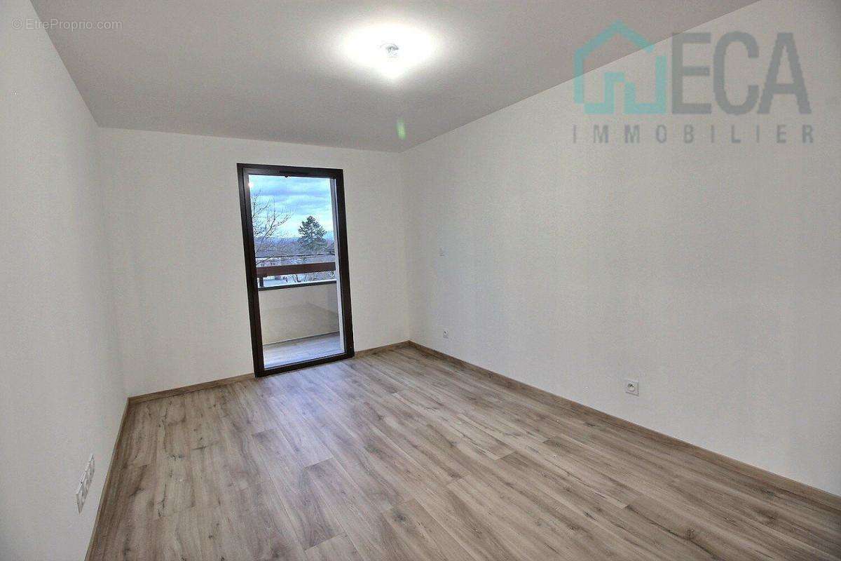 Appartement à MORESTEL