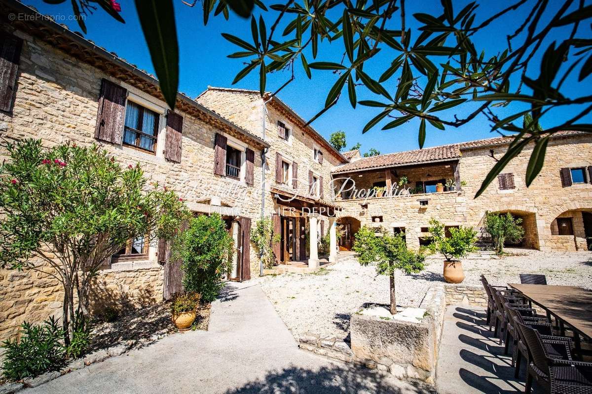 Maison à UZES