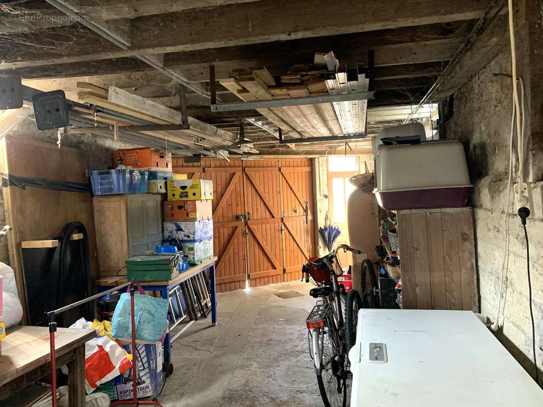 Le garage au sous-sol. - Maison à SAINT-SAUVEUR-LE-VICOMTE