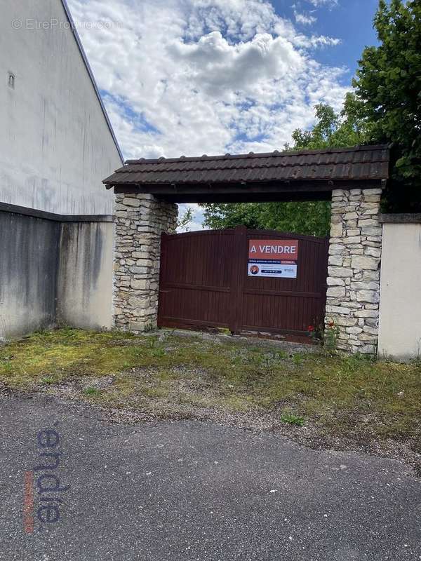 Maison à TINCEY-ET-PONTREBEAU