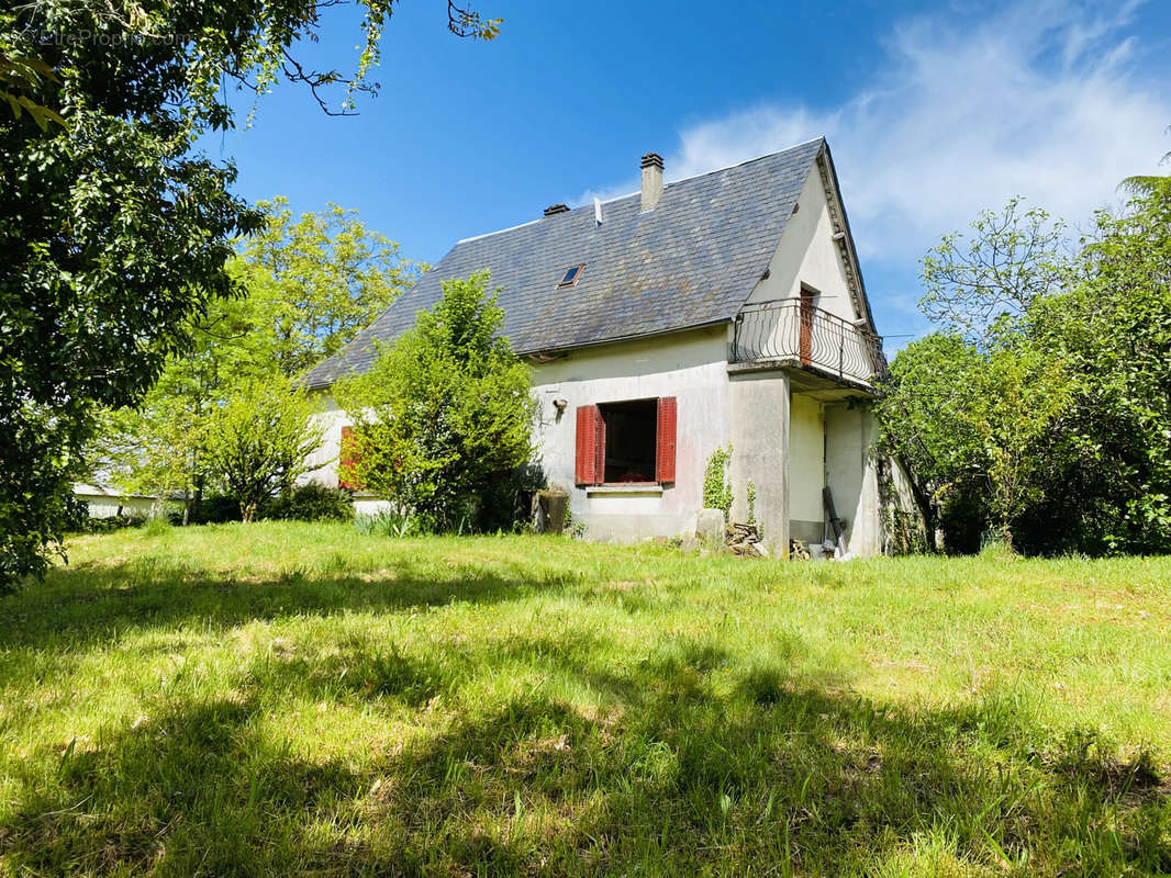 Maison à ALBUSSAC