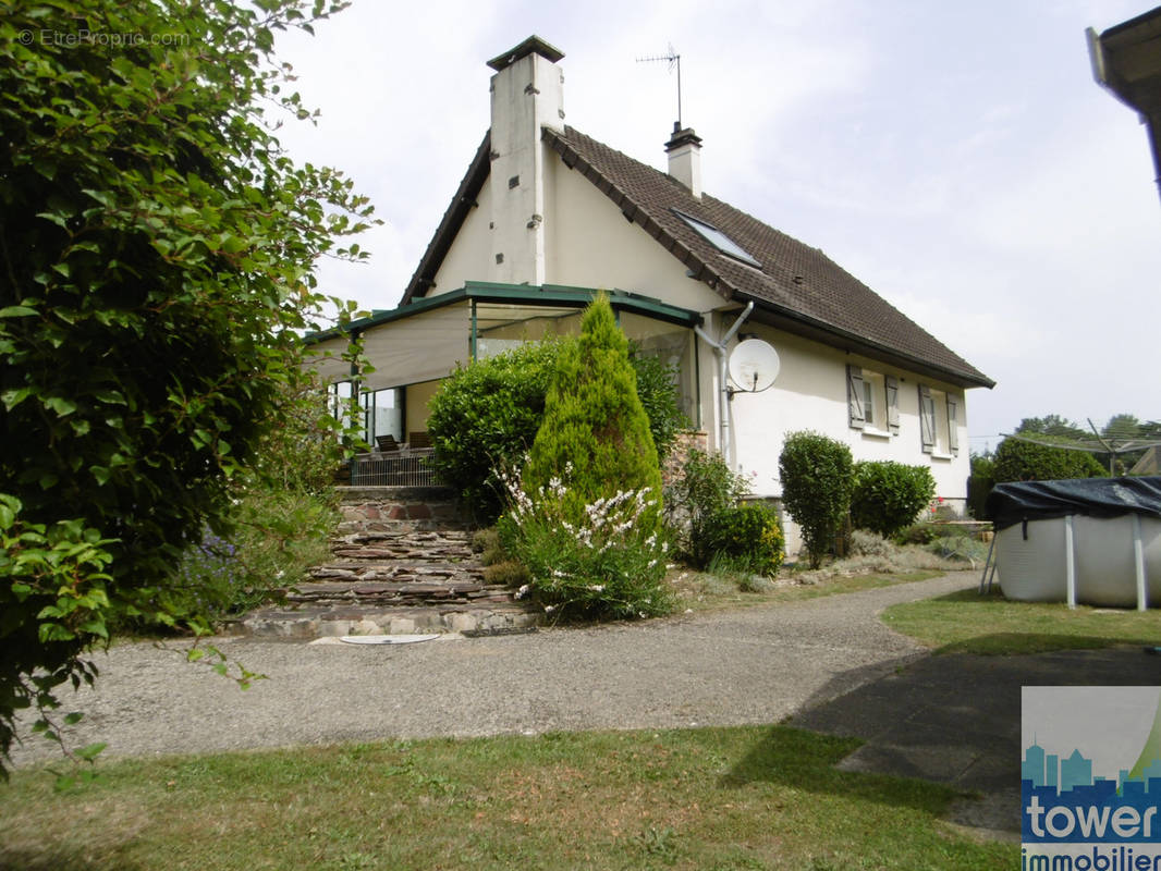 Maison à MONTMACQ