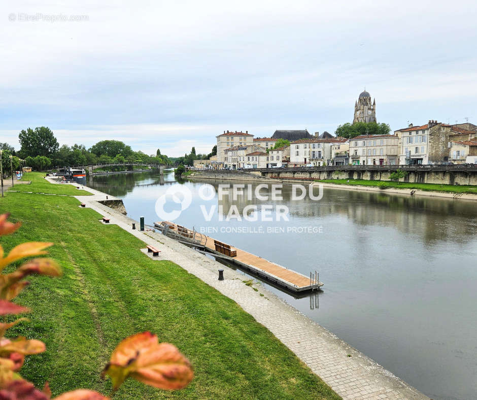 Appartement à SAINTES