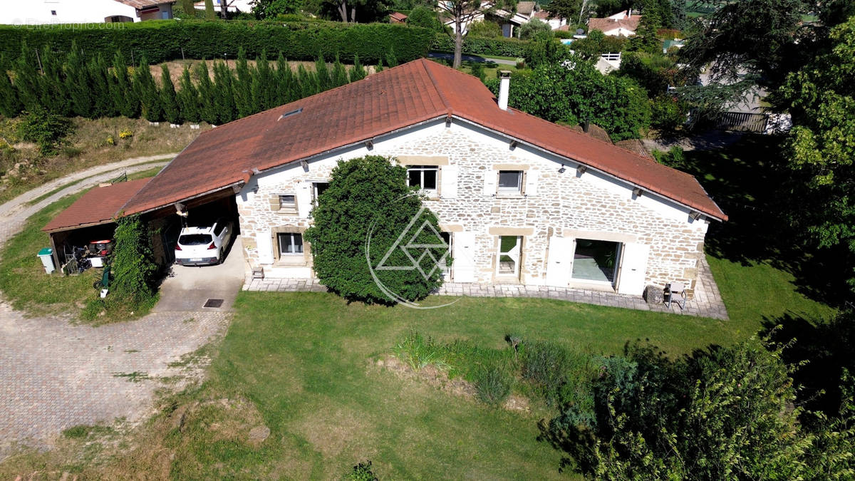 Maison à GENISSIEUX