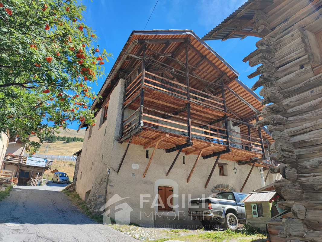 Maison à SAINT-VERAN