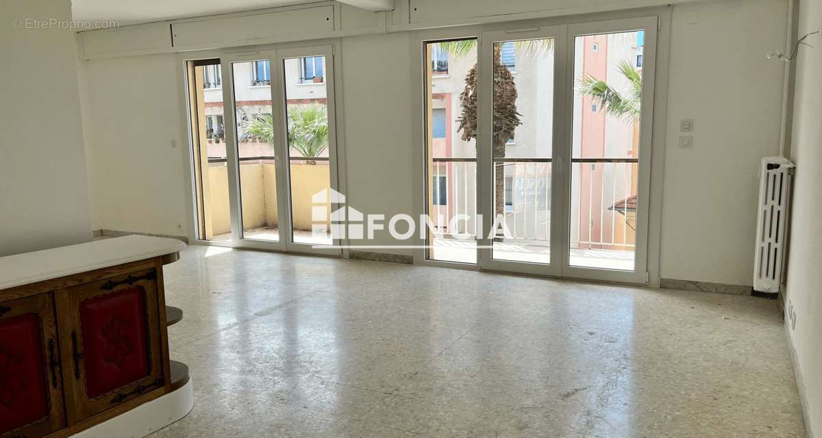 Appartement à HYERES