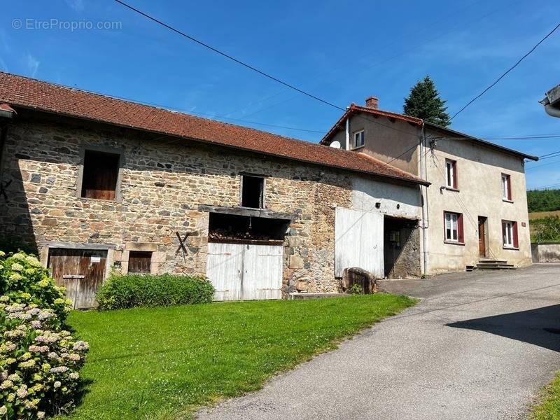 Maison à POULE-LES-ECHARMEAUX