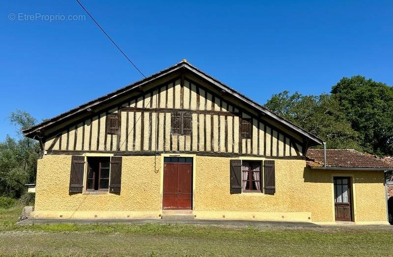 Maison à LE HOUGA