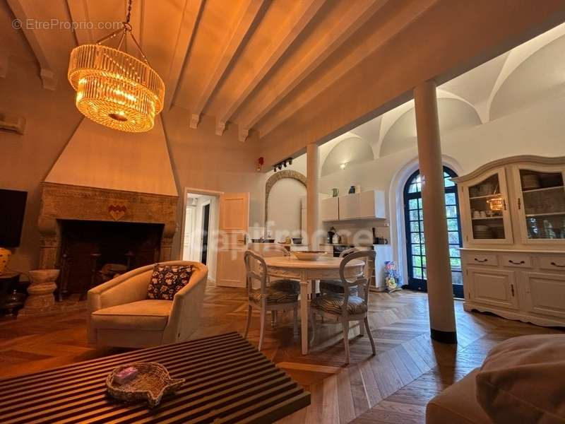 Appartement à MOUGINS