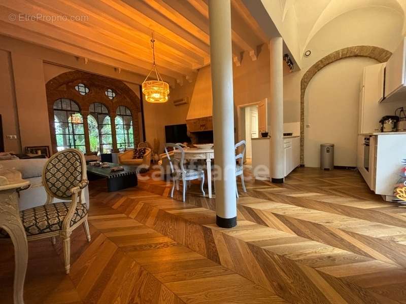 Appartement à MOUGINS