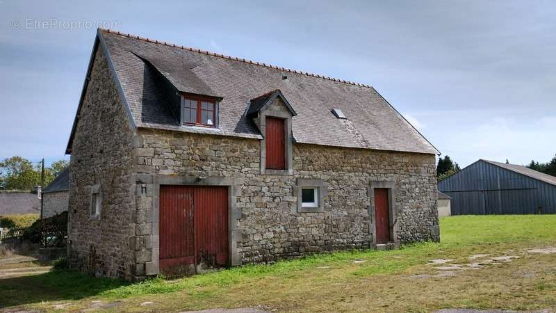 Maison à COMBRIT