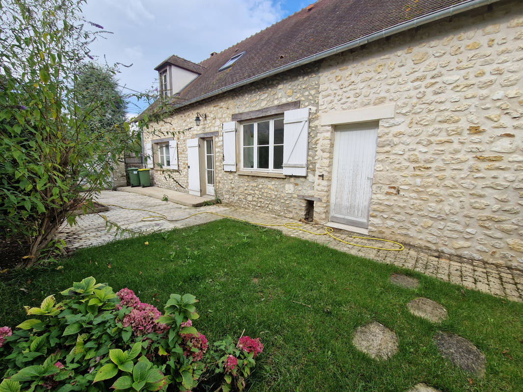 Maison à MONTCHAUVET