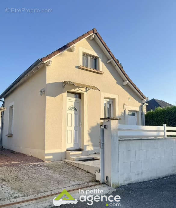 Maison à SAINT-DOULCHARD