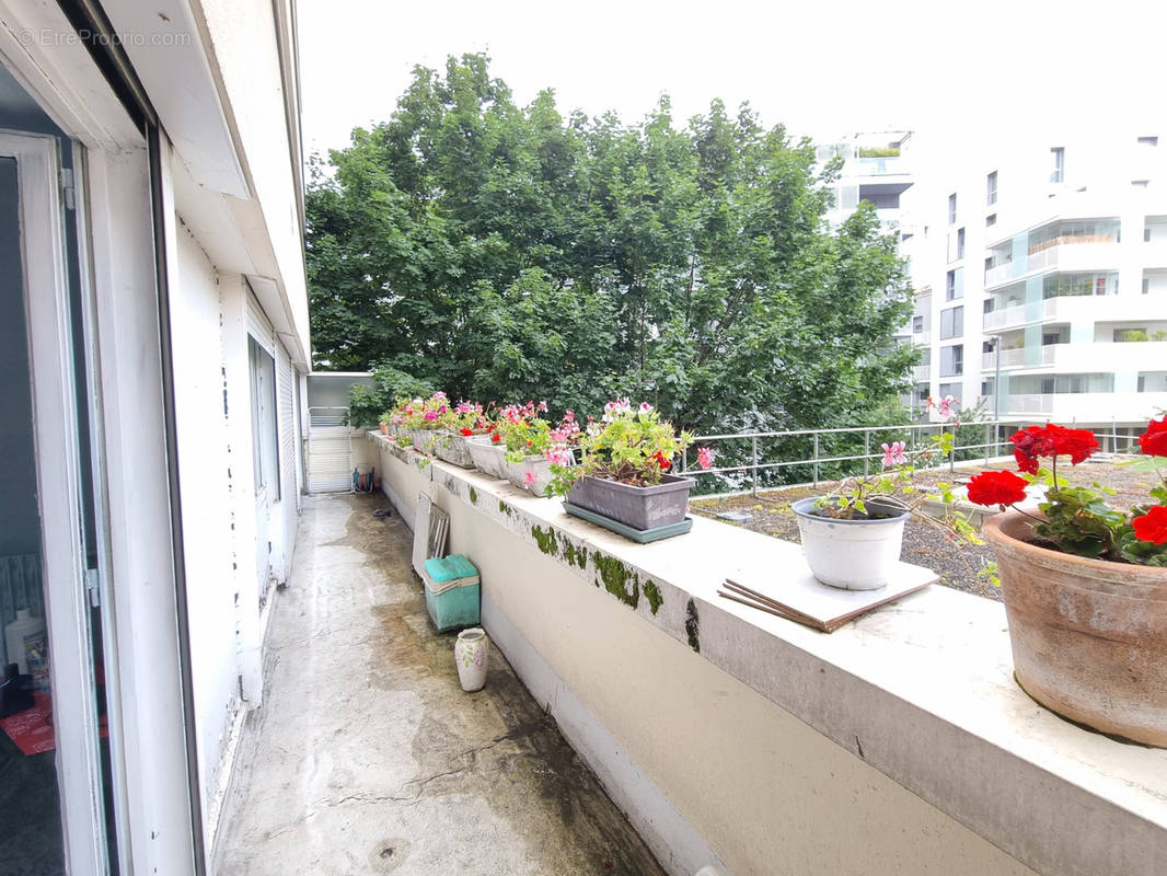 Appartement à PARIS-14E