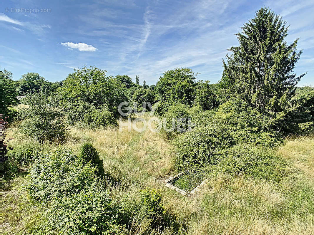 Terrain à CREPY-EN-VALOIS