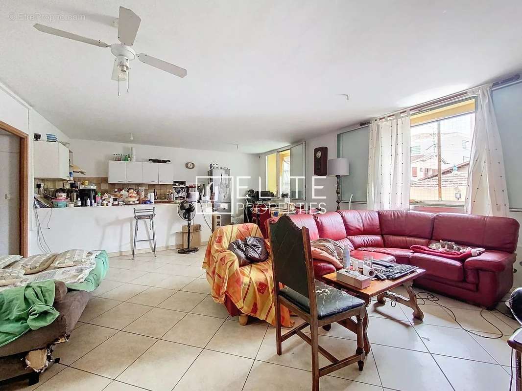 Appartement à VALLAURIS