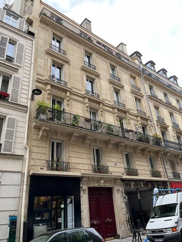 Appartement à PARIS-17E