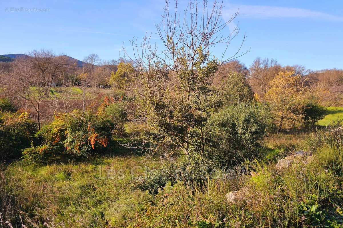 Terrain à FLASSANS-SUR-ISSOLE