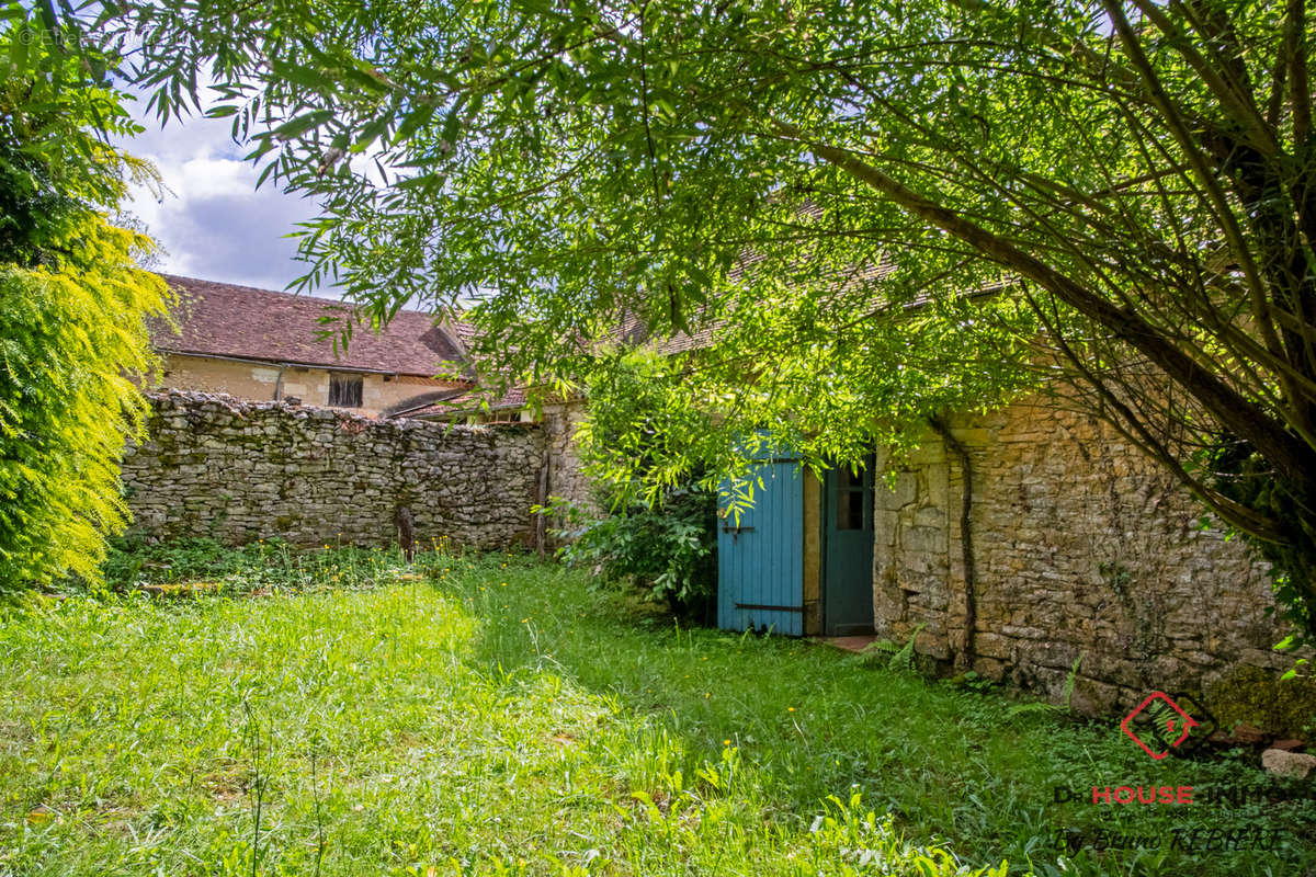 Maison à MAYAC