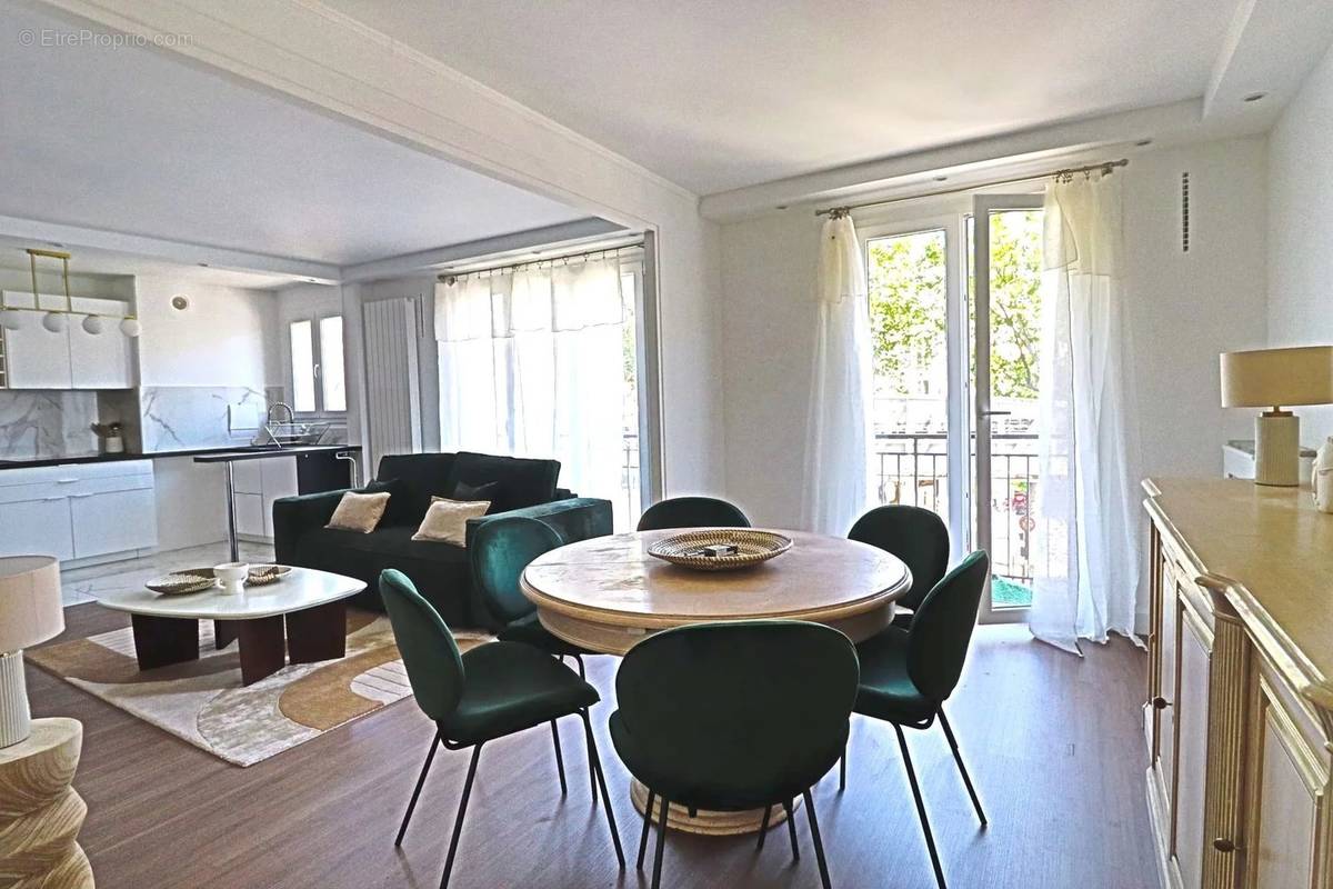 Appartement à PARIS-10E