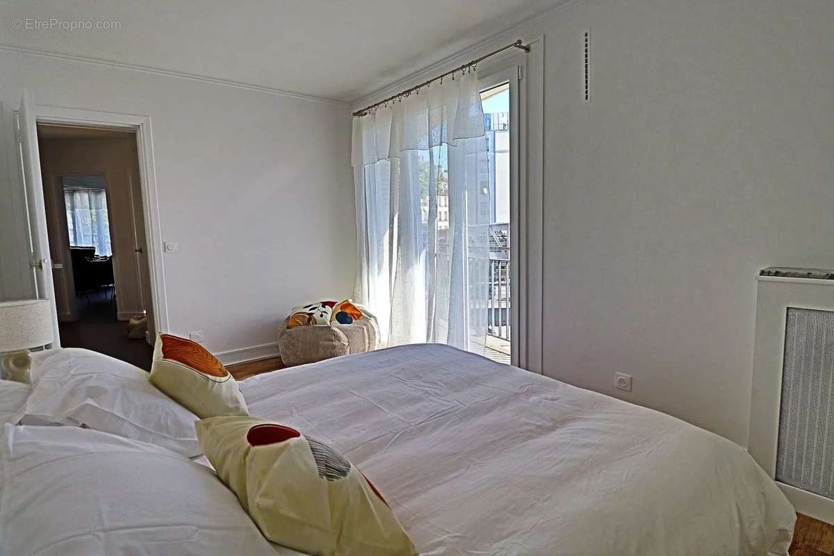 Appartement à PARIS-10E