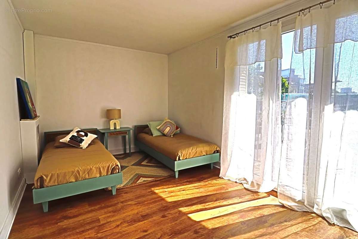 Appartement à PARIS-10E