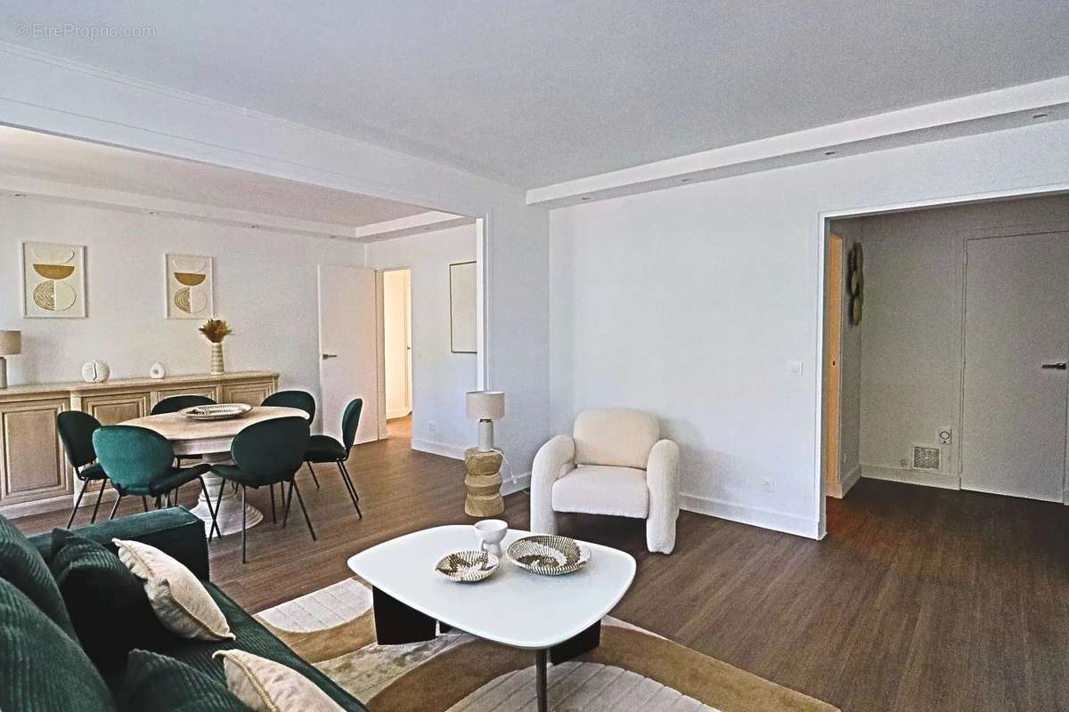 Appartement à PARIS-10E